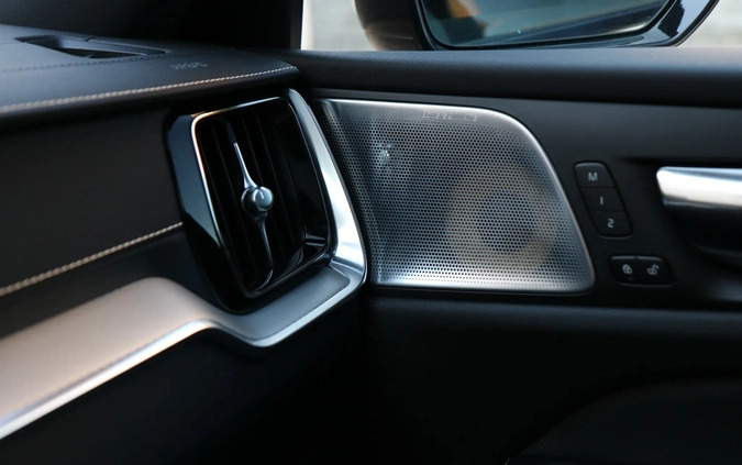 Volvo V60 cena 116500 przebieg: 182400, rok produkcji 2019 z Zelów małe 781